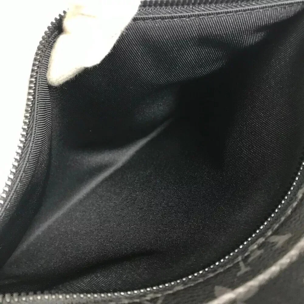 LOUIS VUITTON MonogramEclipse Glaze Exclusive to Japan Pochette-Cosmos